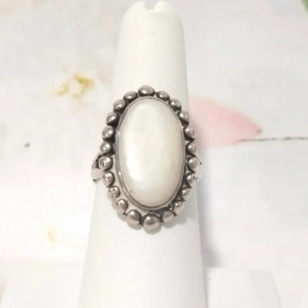 Antique Mother Of Pearl Oval Ring Sterling Silver Navajo Native Size 7.25 - Picture 2 of 16